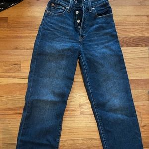 Levi's Women's Ribcage Straight Ankle Jeans